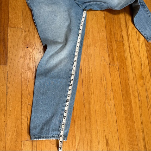Free People We The Free High Rise Light Wash Mom Jean Waist 30 Distressed Denim - Picture 10 of 12